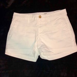 Mid rise everyday white shorts